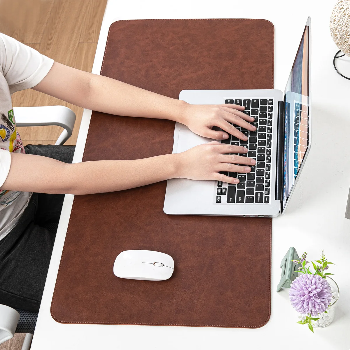 Desk Pad Waterproof PU Mouse P - огляд і ціна Mouse Charging Pad